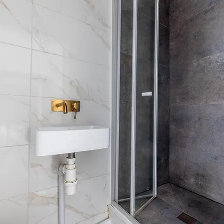 Hanbury Apartment London
