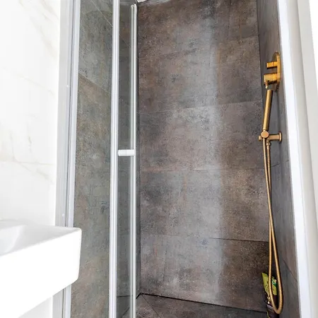 Hanbury Apartment London