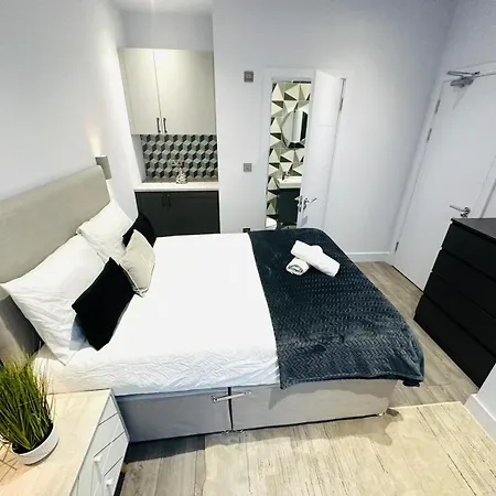 Sw18 Great Location Perfect For Tourist Guest house *