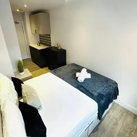 Sw18 Great Location Perfect For Tourist Guest house *