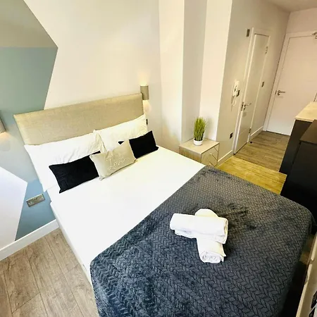 Sw18 Great Location Perfect For Tourist Guest house *