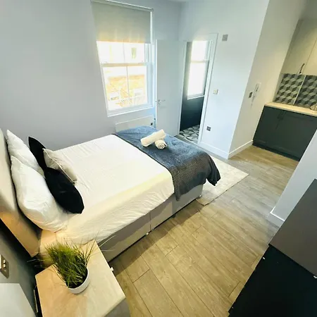 Sw18 Great Location Perfect For Tourist London