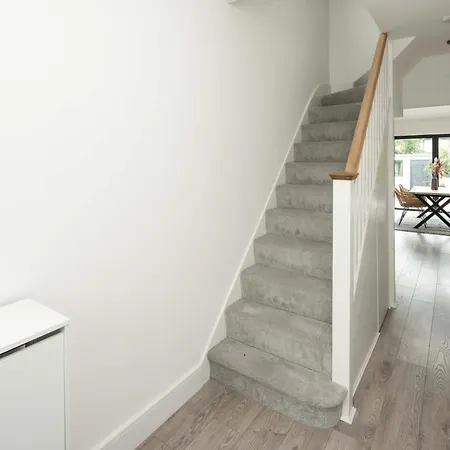Private In Modern And Stylish House *