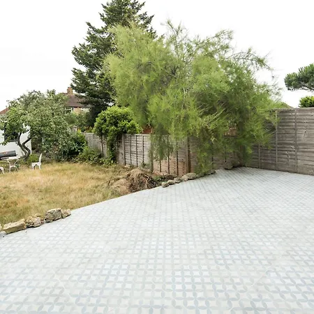 Private In Modern And Stylish House Guest house