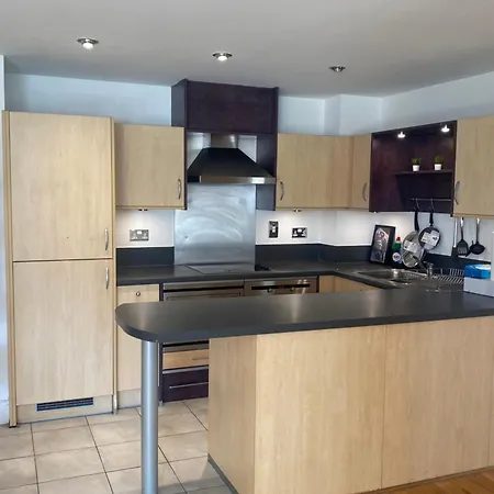 Appartamento 2 Bedroom Flat In Riverside West *