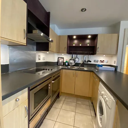 2 Bedroom Flat In Riverside West Appartamento *