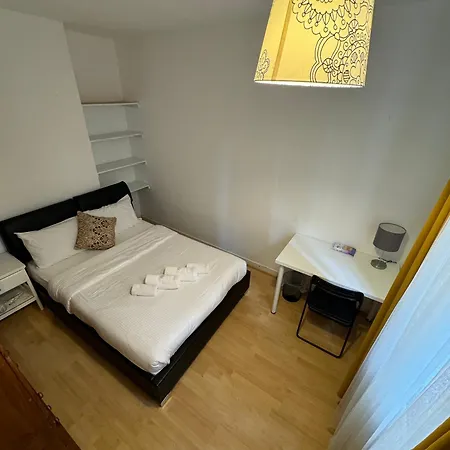 Comfy Private Bedrooms In Heart Of