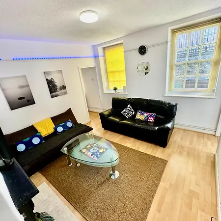 Comfy Private Bedrooms In Heart Of Konukevi Londra