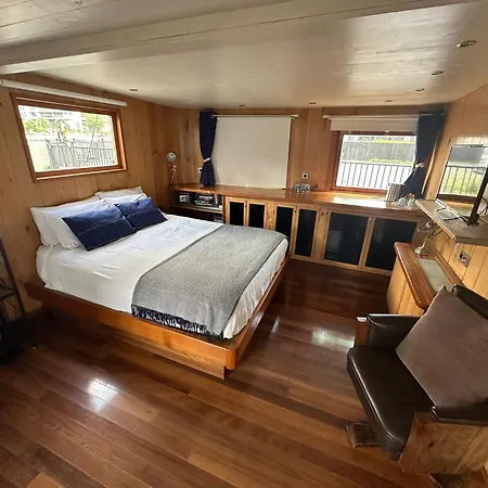 Botel Le Sorelle *