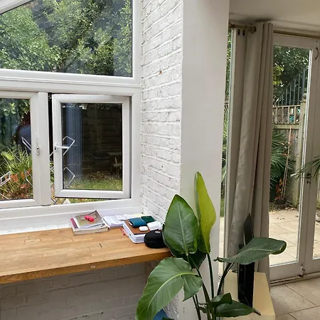 Modern, Spacious 1 Bedroom Garden Flat Sw18 * London