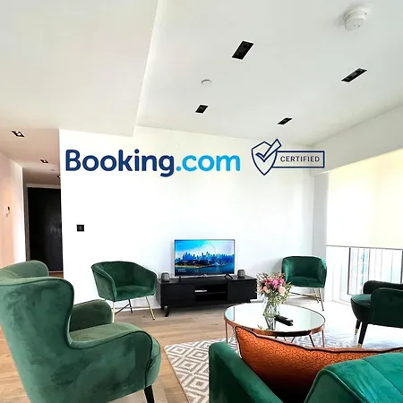 Heart Of Panoramic View 2 Bedroom Designer Luxury - Pool And Gym Access *