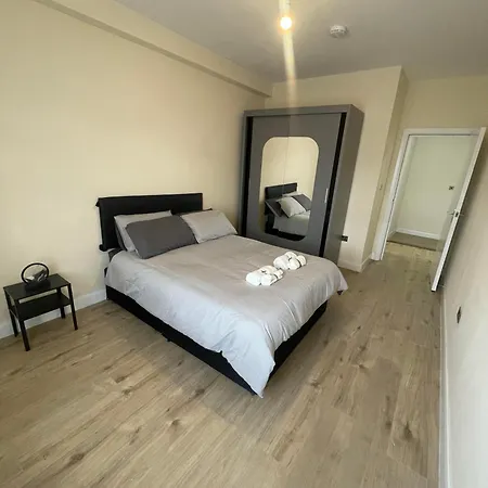 Wembley Stunning Modern