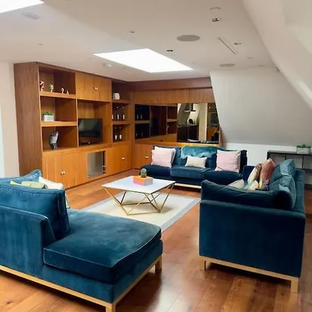 Penthouse 3bed3bath ロンドン