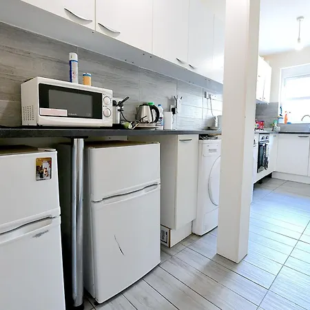 Flats Near Seven Sisters Apartment *