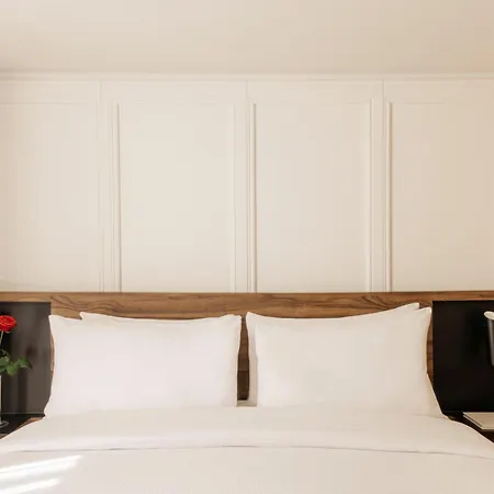 The Caesar Hotel 4*