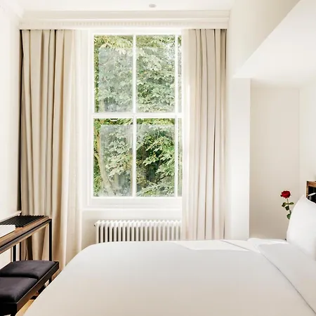 The Caesar Hotel Londra