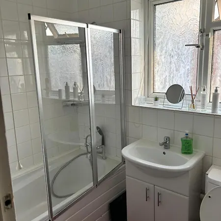 Sariyu Space Barking Guest house