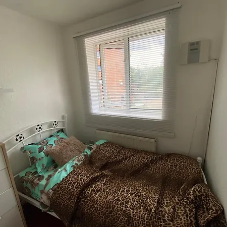 Sariyu Space Barking Barking (Greater London)