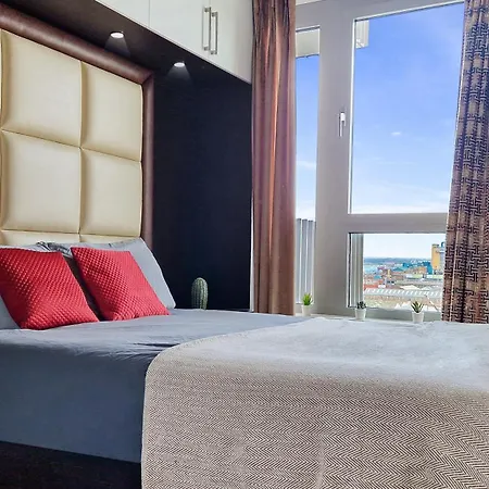 Excel Centre 2 Bedroom Flat In East