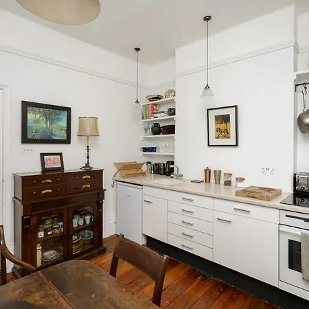 Charming West End In Peaceful Fitzrovia *
