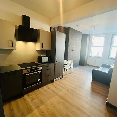 Kilburn Guest *