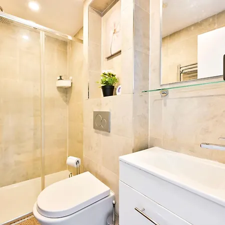 Bright & Comfy 1 Bed Near Catford Station * לונדון