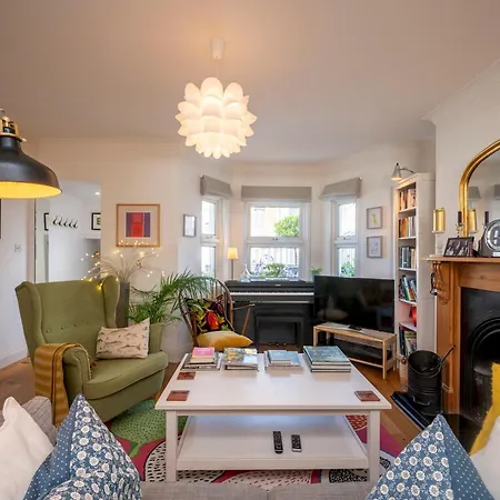 Pass The Keys Stylishly Designed Townhouse - Garden Oasis * London