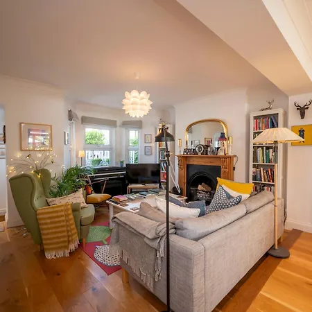 Holiday home Pass The Keys Stylishly Designed Townhouse - Garden Oasis London
