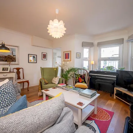 Holiday home Pass The Keys Stylishly Designed Townhouse - Garden Oasis