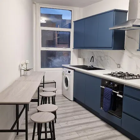 Stratford 4 Bedroom *