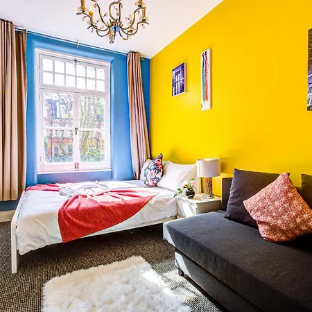 1 Bedroom & Livingroom Oxford Street In Central Apartment