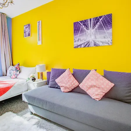 1 Bedroom & Livingroom Oxford Street In Central Apartment
