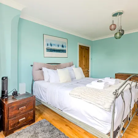 Holiday home Peaceful 1br Flat, 3min Tube, Nw, Close To Wembley