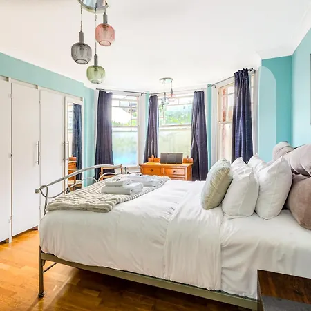 Holiday home Peaceful 1br Flat, 3min Tube, Nw, Close To Wembley *