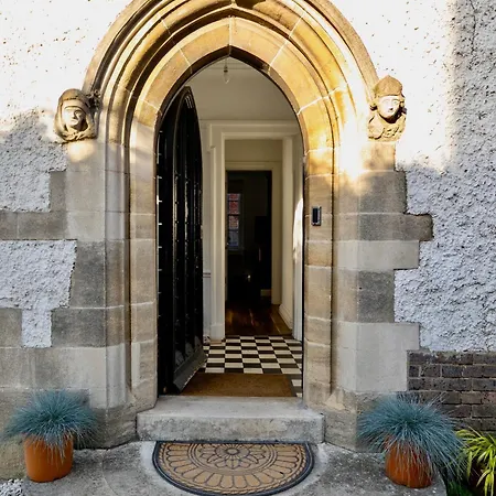 The Vicarage Tooting, Sw17