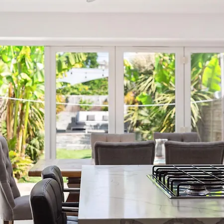 Richmond Riverside Villa *