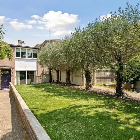 Richmond Riverside Villa