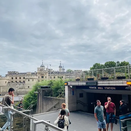 Tower Bridge King For 2