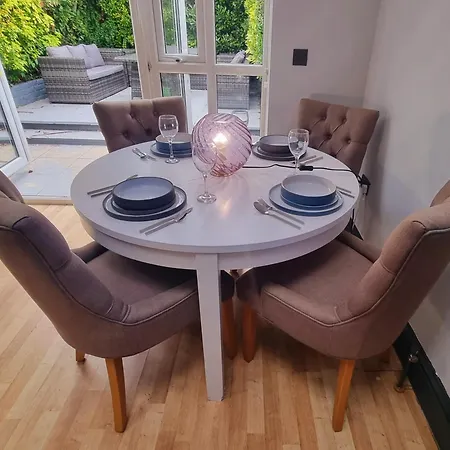 Big Double Room, 20 Mins To