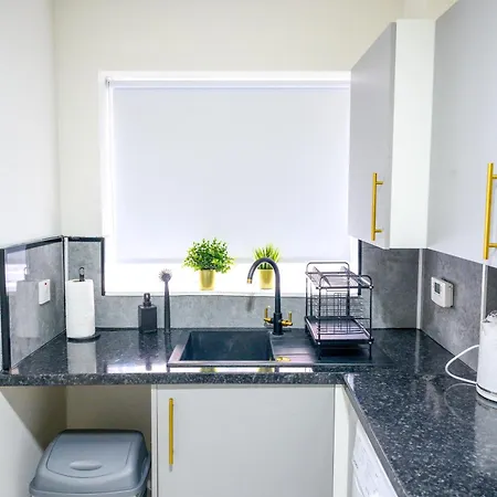2 Bedroom 2 Bath Ensuite With Gated Parking Appartamento *