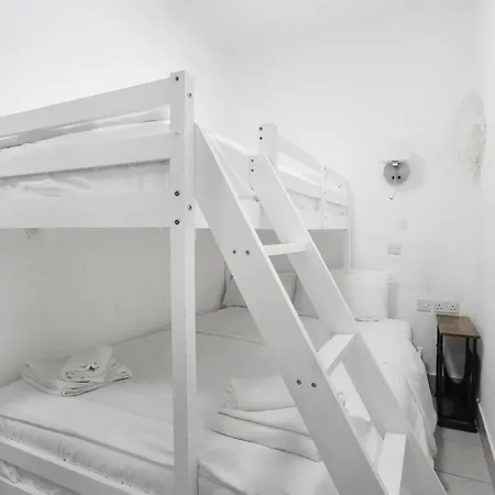Spacious 2 Bedroom Flat Near Hyde Park By Beiroom *