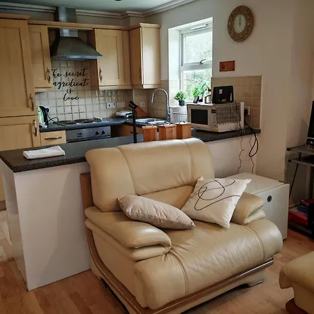 Apartment Spacious & Cosy Double And Single Bedrooms Close To & Colindale Tube Stations *