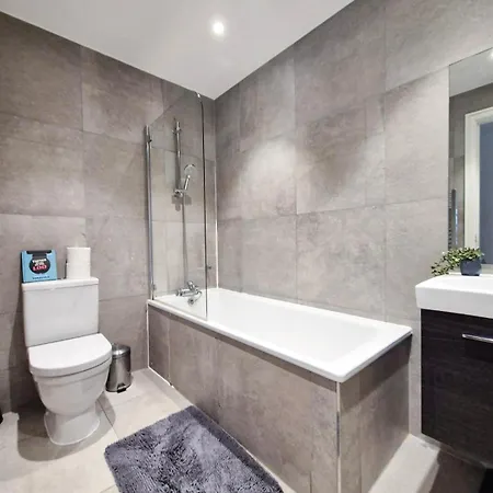 Modern & 3bedroom Flat With Pvt Balcony Steps From Regent's Park * London