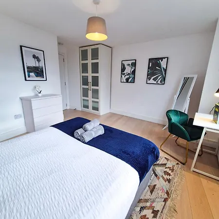 Modern & 3bedroom Flat With Pvt Balcony Steps From Regent's Park Apartment *