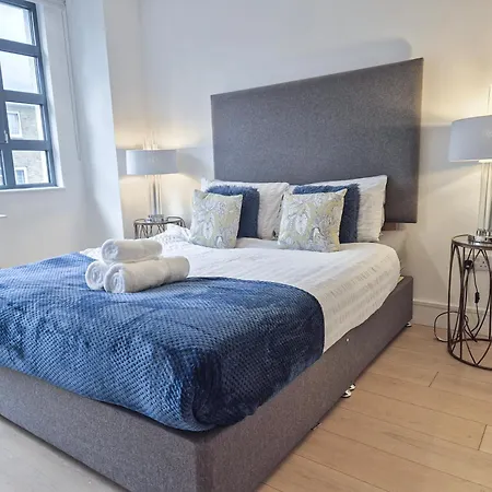Modern & 3bedroom Flat With Pvt Balcony Steps From Regent's Park Apartment