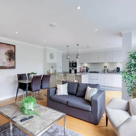 The Concord Modern 1 Bedroom Brentford