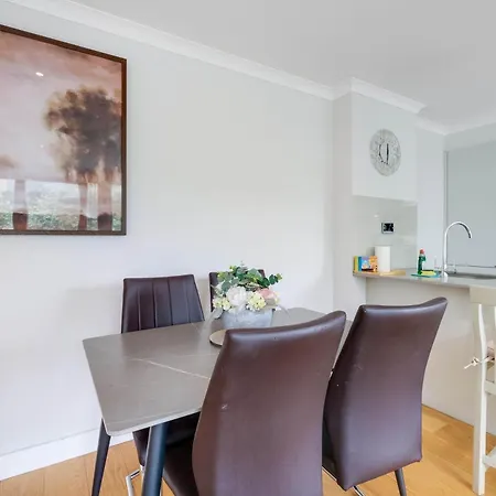 The Concord Modern 1 Bedroom Apartment Brentford