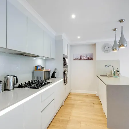 The Concord Modern 1 Bedroom Apartment Brentford