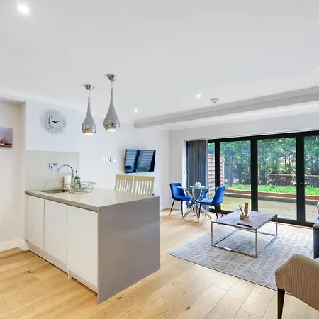 The Concord Modern 1 Bedroom Brentford