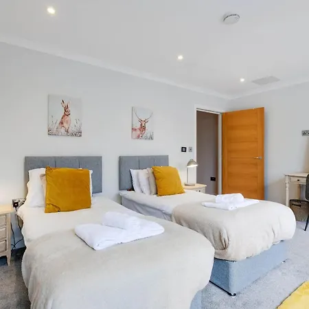 The Concord Modern 1 Bedroom Brentford
